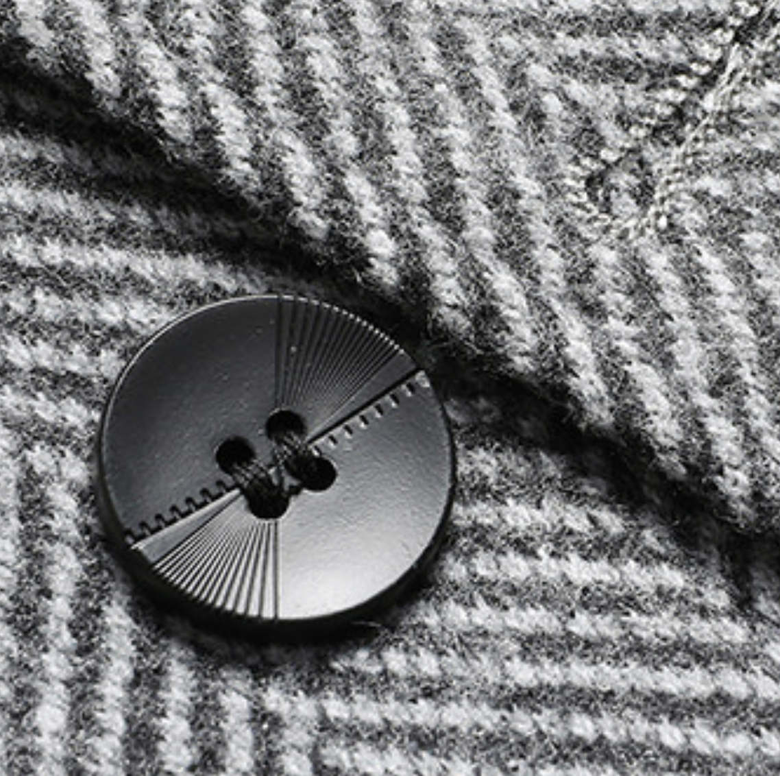 HERRINGBONE WOOL BLAZER